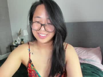 girl Free Live Sex Cams with naughtynerdygirl