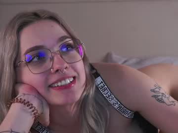 girl Free Live Sex Cams with elinacherry
