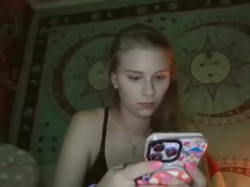 girl Free Live Sex Cams with stonerbabe1313