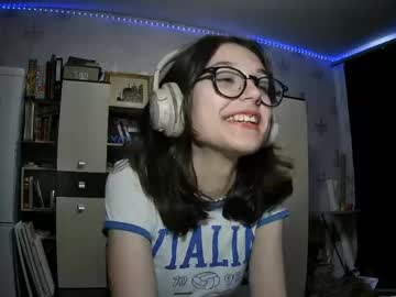 girl Free Live Sex Cams with alodieherlan