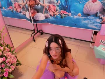 girl Free Live Sex Cams with little_effy18_