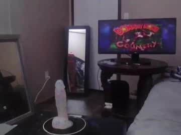 couple Free Live Sex Cams with p3tit3queen93