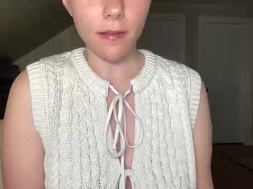 girl Free Live Sex Cams with maddyhasyummypussy