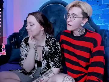 couple Free Live Sex Cams with shypreettygirl