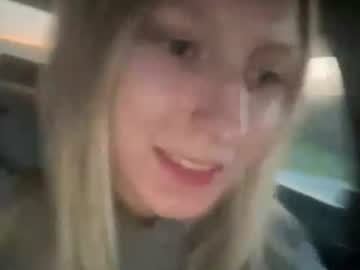 girl Free Live Sex Cams with lovey_xoxoxox