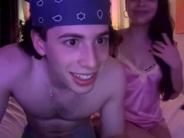 couple Free Live Sex Cams with yaraandleo