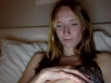 girl Free Live Sex Cams with littlee_redd